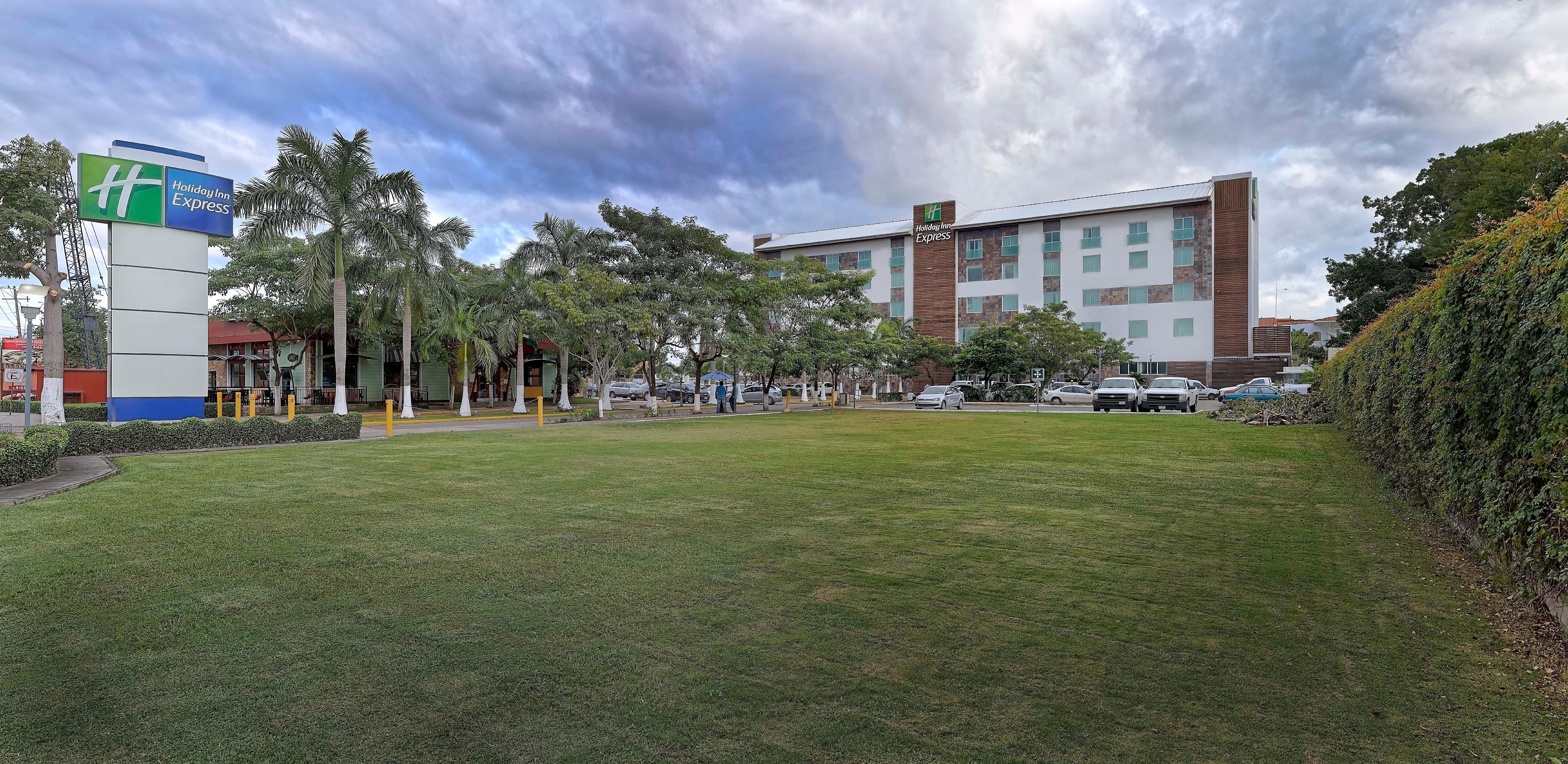 Holiday Inn Express Villahermosa By Ihg Esterno foto