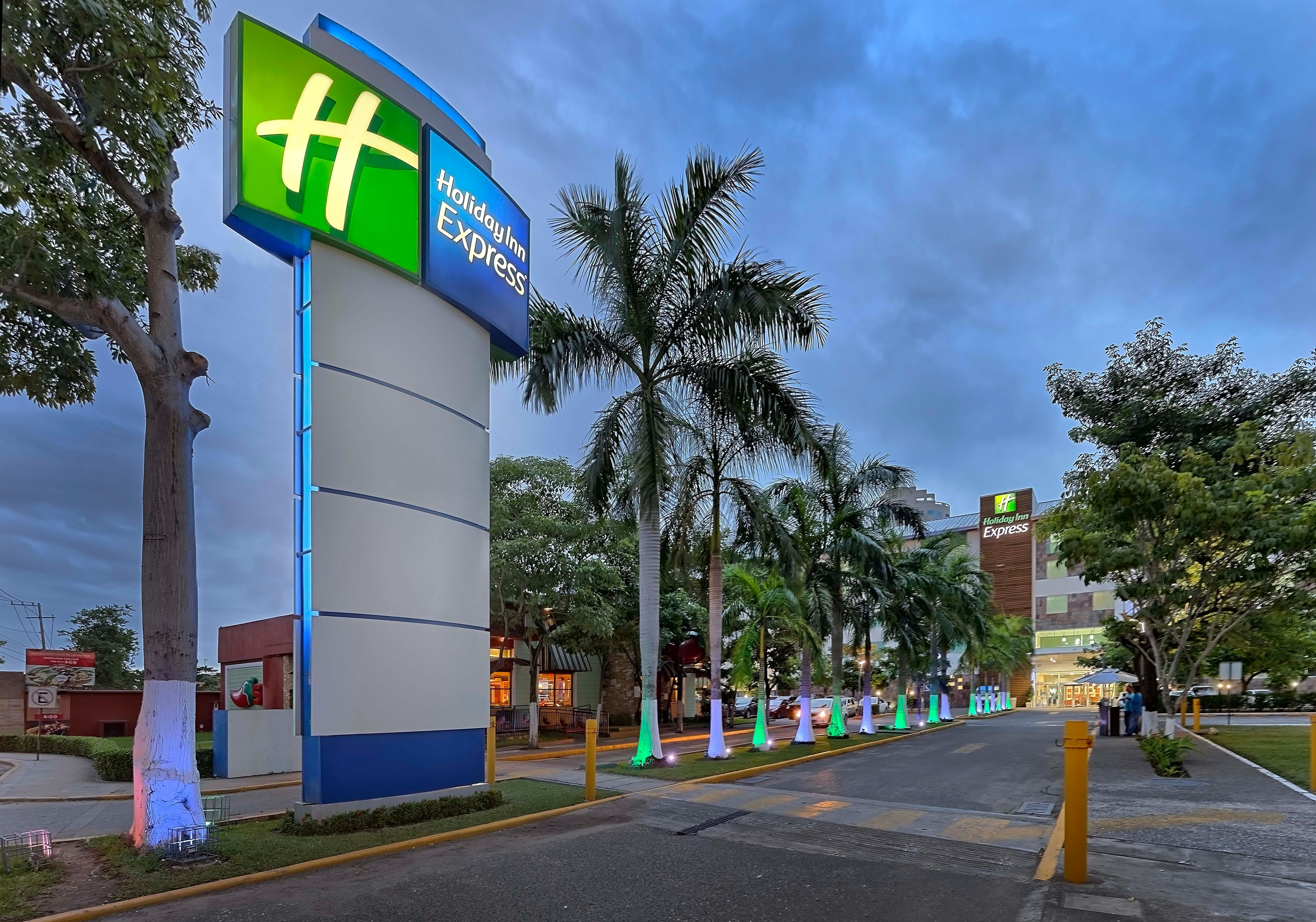 Holiday Inn Express Villahermosa By Ihg Esterno foto